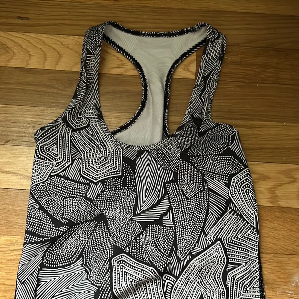 Lululemon tank top